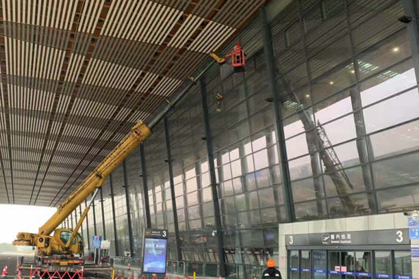 上杭玻璃幕墙维护和保养